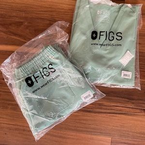 SOLD ❌ Figs Jade scrub set